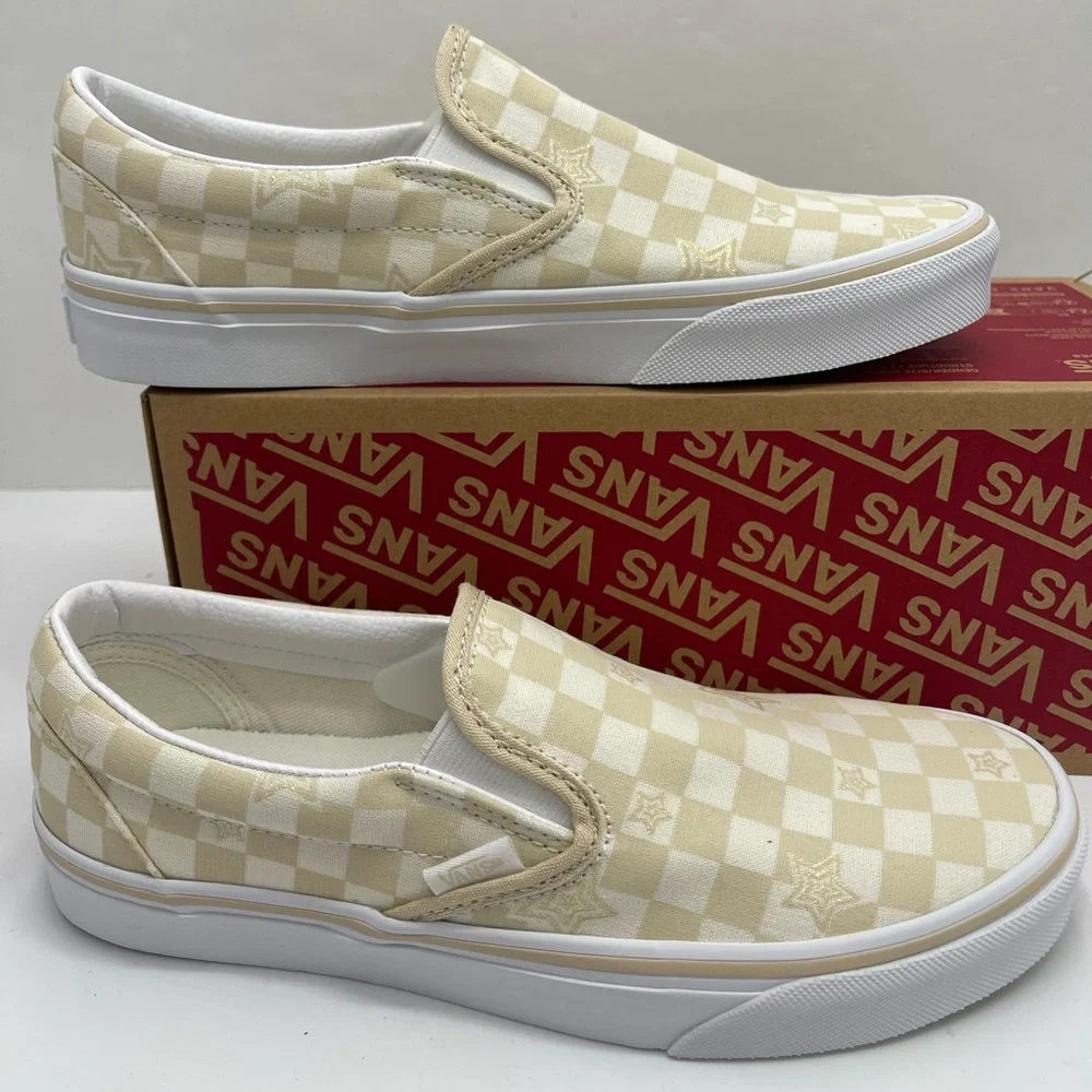 Vans WMNS Classic Slip-On
Checkerboard Stars Tan
VN000CT5JM9 Sneakers - Picture 1 of 16